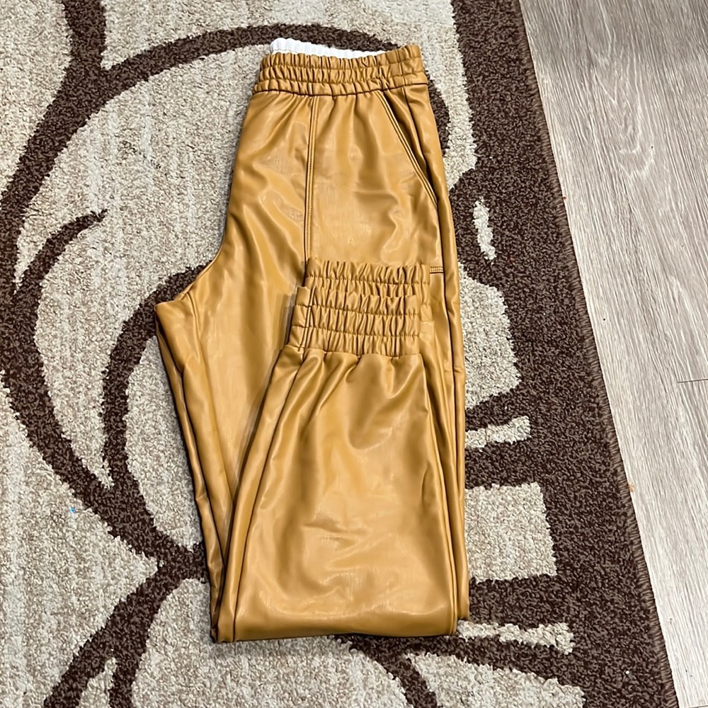 XSmall jogger leather pants. Fit like Small